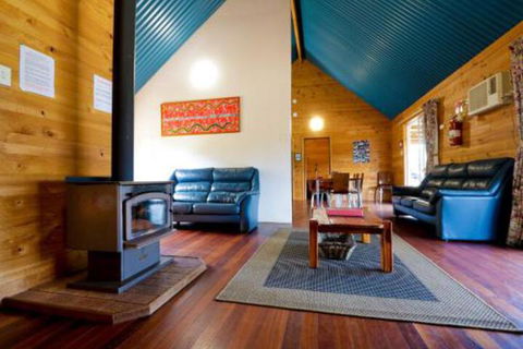 Sunnyhurst Chalets Rural Stay - Accommodation Broome 3