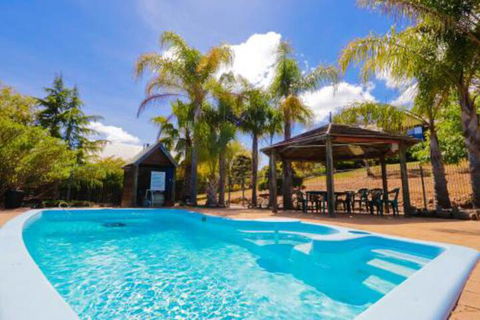 Sunnyhurst Chalets Rural Stay - Accommodation Broome 5