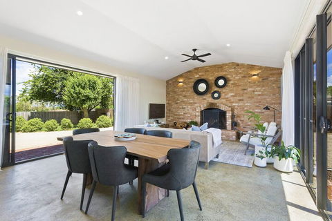Embracing Evandale - Accommodation Broome 5