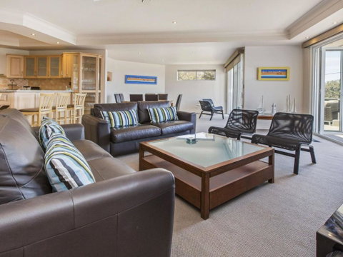 SEA GRANGE MORNINGTON - Accommodation Broome 4
