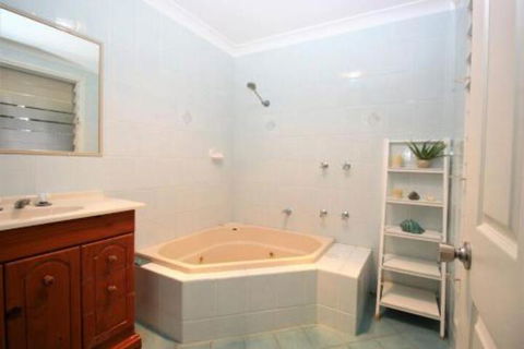 MAGIC BEACH HOUSE PET FRIENDLY - Accommodation Broome 2