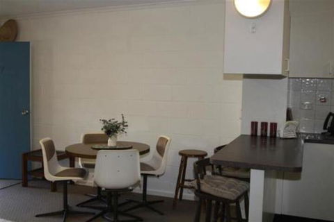 VILLA MANYANA 7 - Accommodation Broome 6