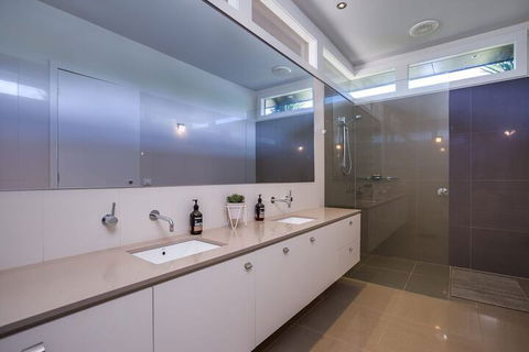 Kalina Retreat Tennis & Pool - Accommodation Broome 3