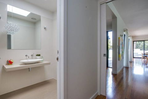 Kalina Retreat Tennis & Pool - Accommodation Broome 2