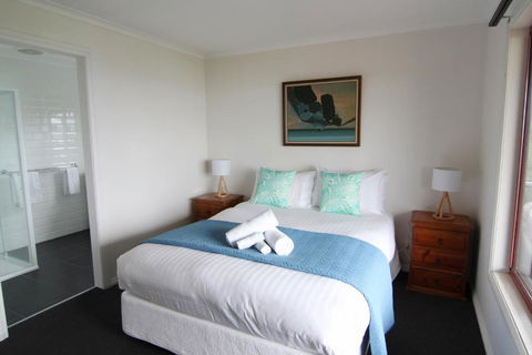 DOLPHIN LOOKOUT COTTAGE Amazing Views Of The Bay Of Fires - Accommodation Broome 2