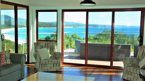 DOLPHIN LOOKOUT COTTAGE Amazing Views Of The Bay Of Fires - Accommodation Broome 3