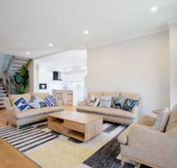 Lux Style 4BR Townhouseashwood - Accommodation Broome