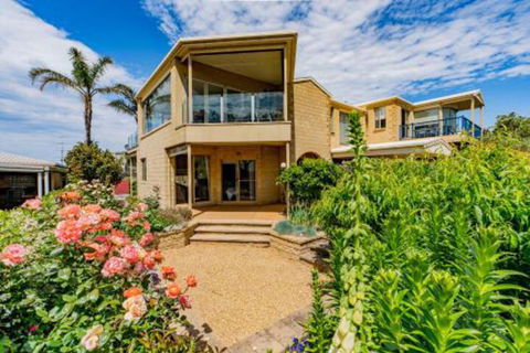 VIEWS FOREVER INVERLOCH - Accommodation Broome 5