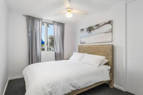 WAVES On MAIN 4 / 1 MAIN STREET - Accommodation Broome 6