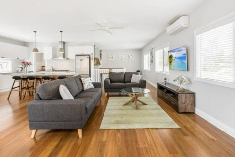 HALE KUPA Rye Beach House Spa Table Tennis - Accommodation Broome 5