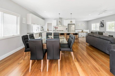 HALE KUPA Rye Beach House Spa Table Tennis - Accommodation Broome 4