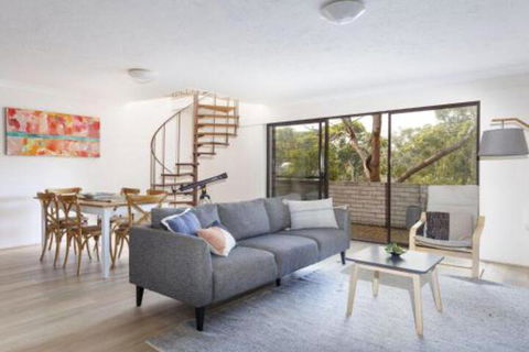 20 Booneroo â€“ Walk To The Beach - Accommodation Broome 0
