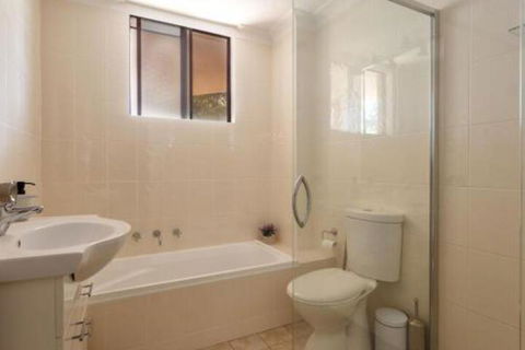 20 Booneroo â€“ Walk To The Beach - Accommodation Broome 2