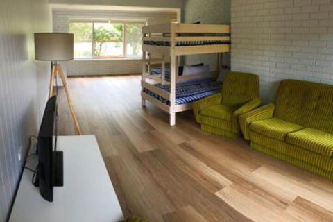 HIP NAUTIC 100 Metres To Beach - Accommodation Broome 5