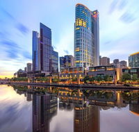 Modern  Trendy 2 Bedroom Apartment in Lovely Southbank - Accommodation Broome
