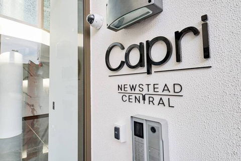 Newstead Luxury Living By SLife - Accommodation Broome 3