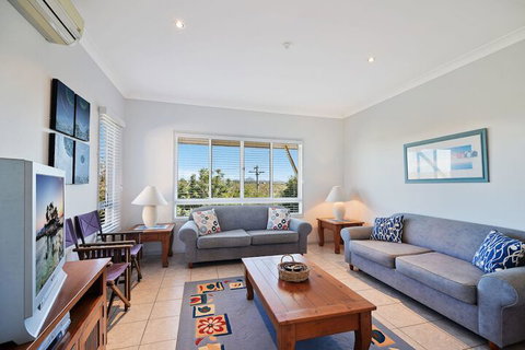 Jacana Sands 2 - 2/26 Jacana Street - Accommodation Broome 3