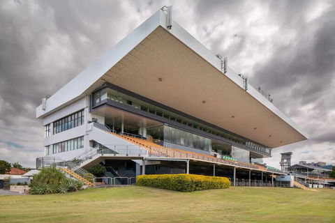 Peaceful 3 Bedroom Apartment In Ascot - Accommodation Broome 1