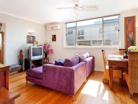 METRES TO THE BEACH MORNINGTON - Accommodation Broome 5