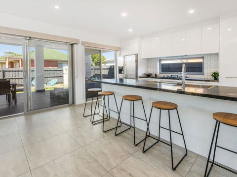 CASABLANCA DROMANA - Accommodation Broome 4