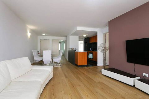 Convenient 3 Bedroom Apartment Close To Casino & CBD - Accommodation Broome 4