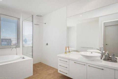 SEA NOOK Seconds From The Beach - Accommodation Broome 5