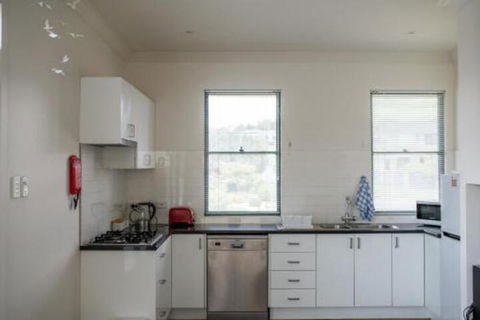 Five Bed Five Bath Five Star View 2 Mins To CBD Wentworth Estate - Accommodation Broome 4