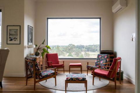 Five Bed Five Bath Five Star View 2 Mins To CBD Wentworth Estate - Accommodation Broome 0