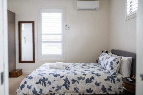 Five Bed Five Bath Five Star View 2 Mins To CBD Wentworth Estate - Accommodation Broome 2