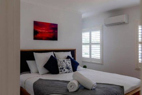 5 Bedroom Close To Beach & Moorpanyal Park - Accommodation Broome 4
