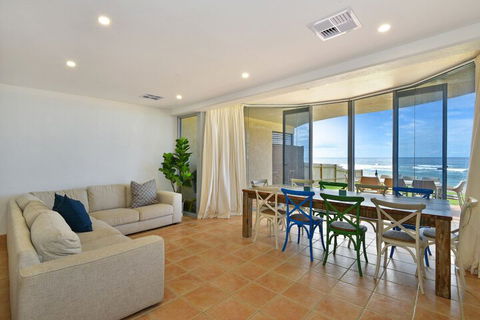 JoeAnne At Blue Bay Absolute Beachfront - Accommodation Broome 6