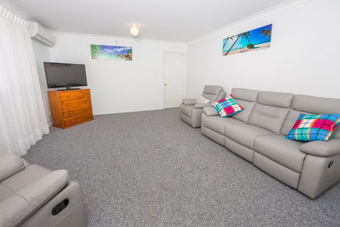 Ajax Avenue 2 / 35 Nelson Bay - Accommodation Broome 6