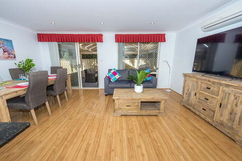 Ajax Avenue 2 / 35 Nelson Bay - Accommodation Broome 1