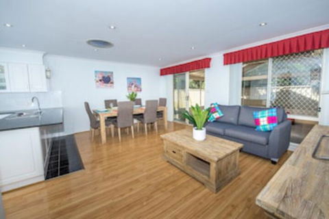 Ajax Avenue 2 / 35 Nelson Bay - Accommodation Broome 0