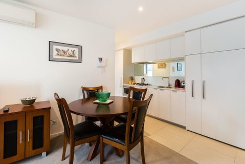 TIARA, 1BDR Southbank Apartment - Accommodation Broome 0
