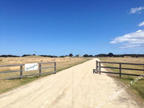 Donington - Accommodation Broome 6