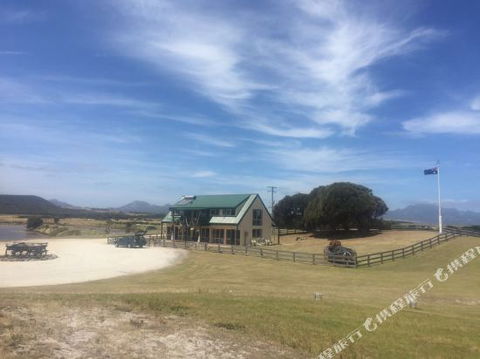 Donington - Accommodation Broome 2