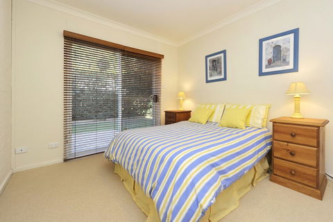 Marine Dr 2 / 70 Fingal Bay - Accommodation Broome 2