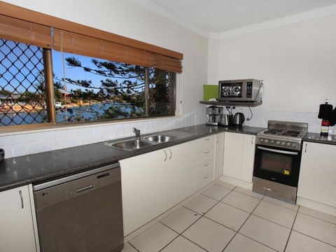 Anjuna 2 2 BDRM Budget Stay On Canal - Accommodation Broome 2
