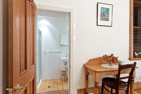 Annies Victorian Terrace Accommodation Fremantle - Accommodation Broome 4