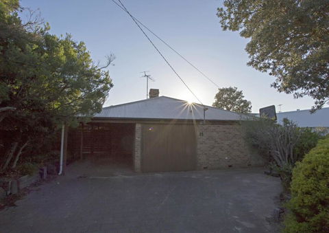 LOCKINGTON - Accommodation Broome 2