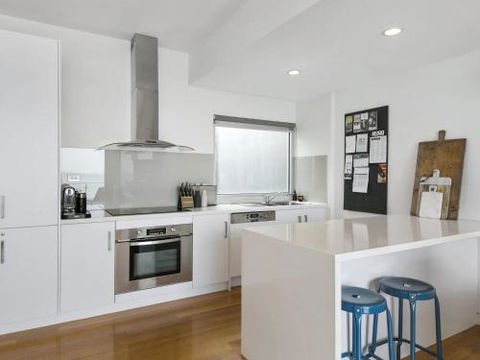 LOUTTIT BAY APARTMENT 2 Main Street With Wifi & Views - Accommodation Broome 0