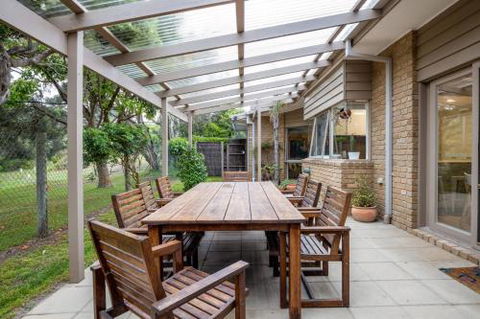 Hilltop Beach House: Newly Updated - Accommodation Broome 6