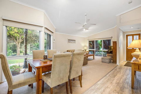 Hilltop Beach House: Newly Updated - Accommodation Broome 2