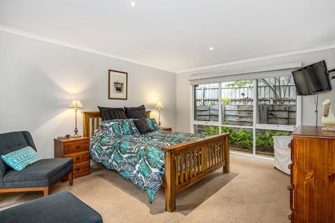 Hilltop Beach House: Newly Updated - Accommodation Broome 4