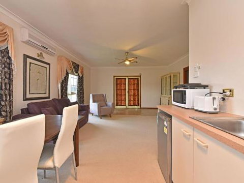 Wine Country Homestead Estate - Accommodation Broome 5