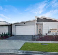 Brand New Home 10 mins to Beach Torquay Geelong Deakin Hospitals - Accommodation Broome