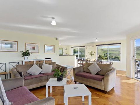 VALLEY VIEWS 10 Valley Heights Drive - Accommodation Broome 4