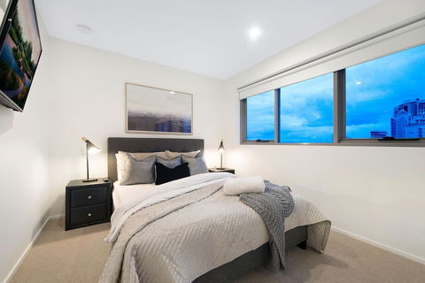 NEO Apartments Holidays Gold Coast - Accommodation Broome 3