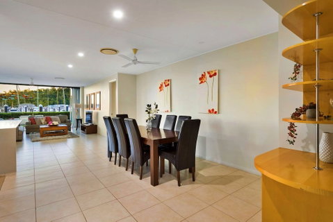 Pavillions 12 With Pool And Golf Buggy - Accommodation Broome 3